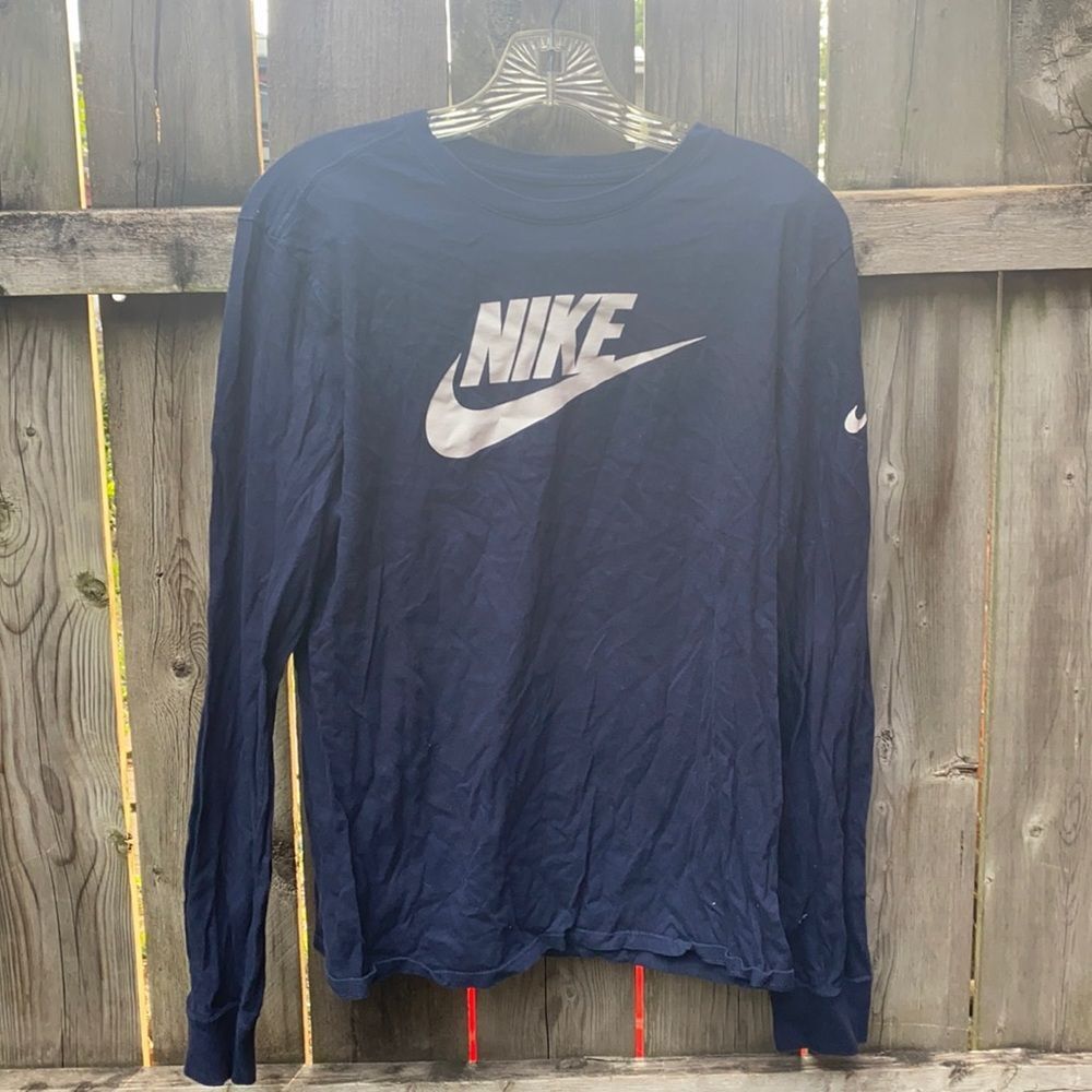 Nike long sleeve tee sz. M